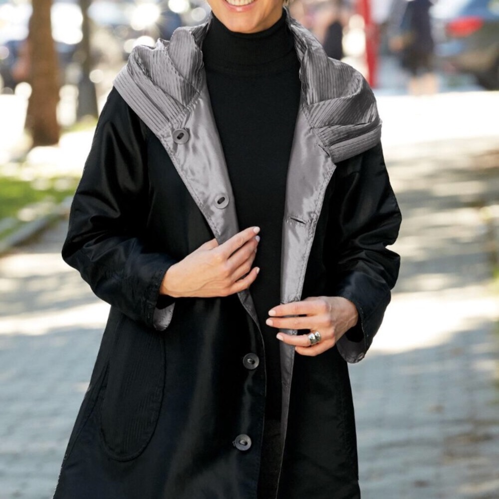 Travelsmith large reversible packable travel coat